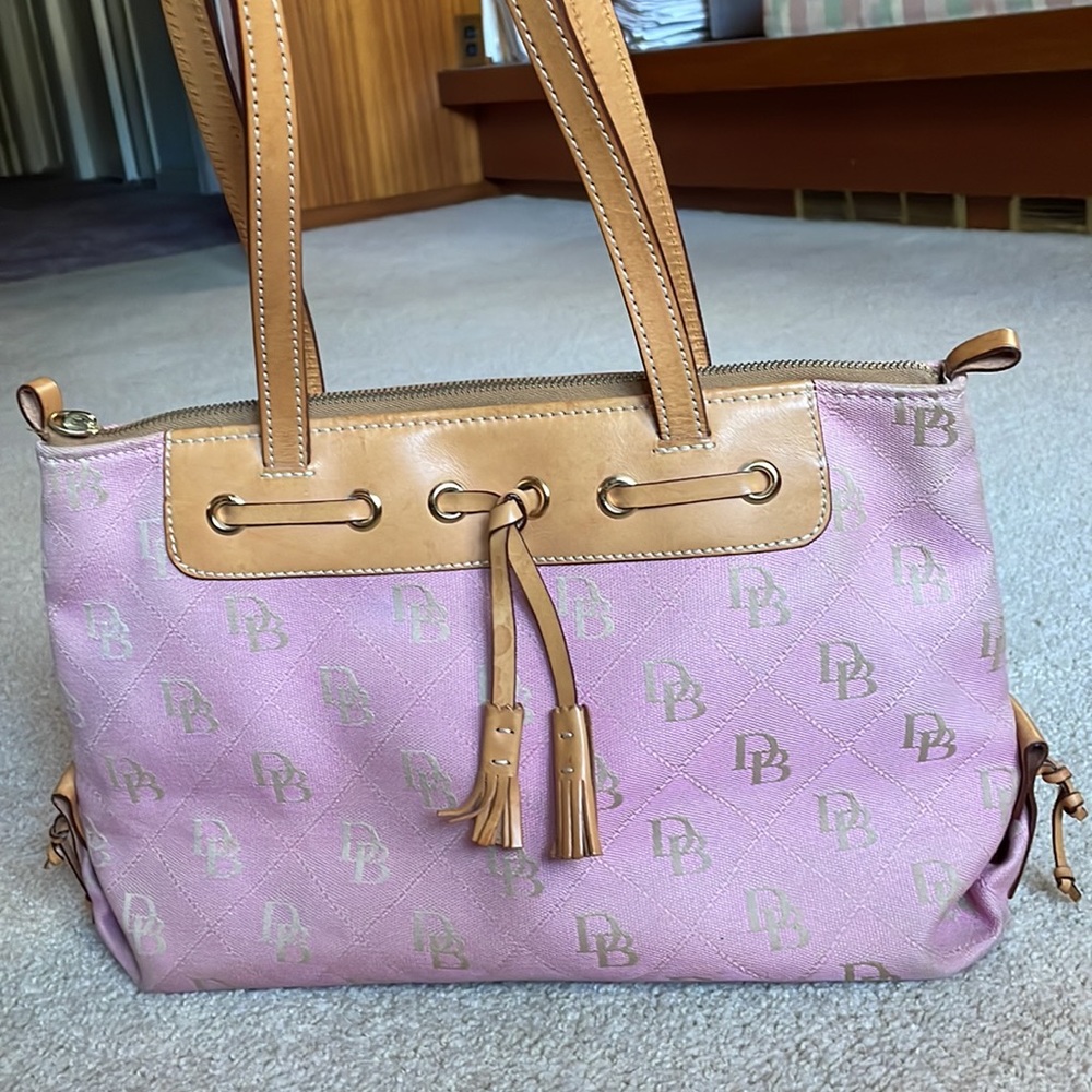 Pink Dooney & Bourke shoulder bag with leather trims and tassels - Picture 5 of 17